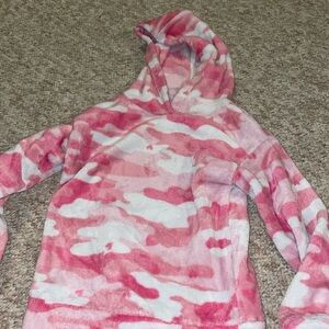 Lucky Brand girls pink camo hoodie EUC size S